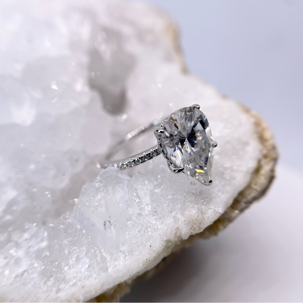 Moissanite Teardrop Ring 5 Ct Pear Cut Hidden Halo GRA Certified 18K - 925 - Picture 13 of 13
